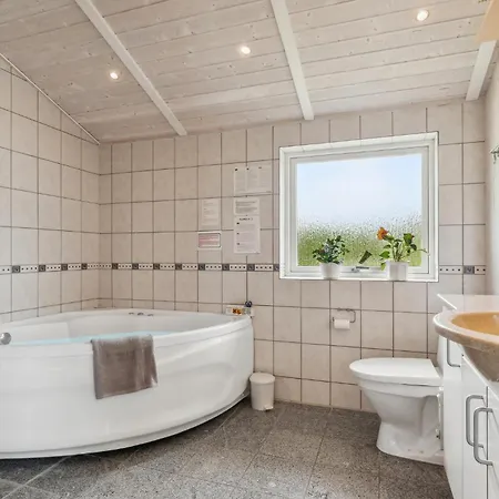 Nice Home In Rudkobing With Sauna Сasa de vacaciones Spodsbjerg